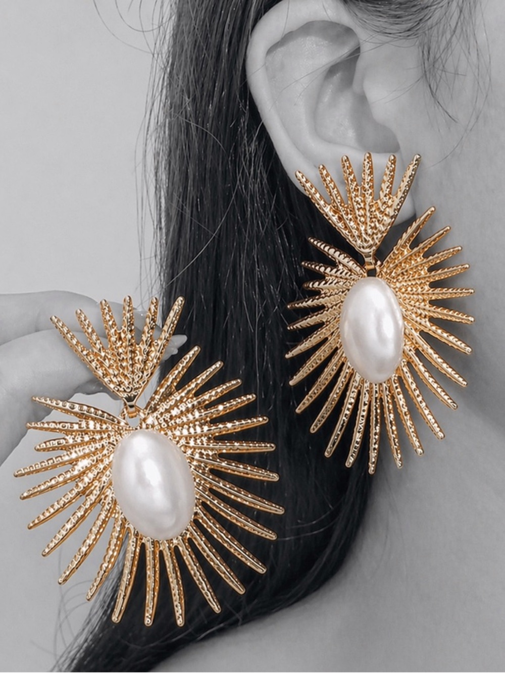 Zara Radiance Large Pearl Heart Crown Sunburst Beam Ray Regal Royal Gold Earring - Picture 9 of 14